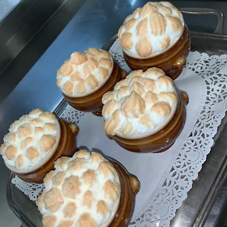 Otel Logis Du Pont Neuf Le Veurdre