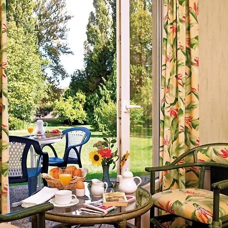 Hotel Logis Du Pont Neuf Le Veurdre