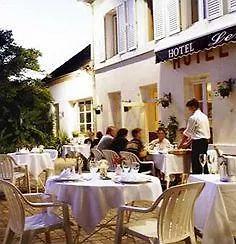 Logis Du Pont Neuf Otel