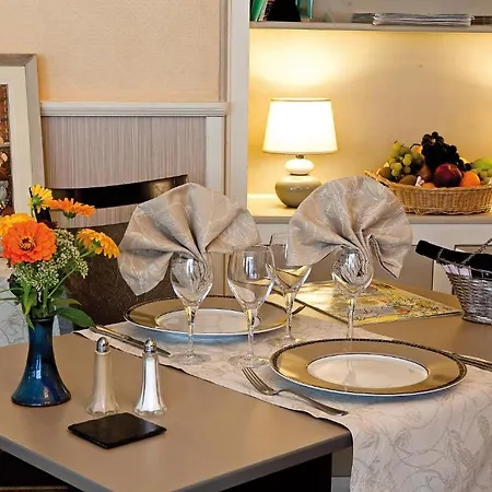 Otel Logis Du Pont Neuf