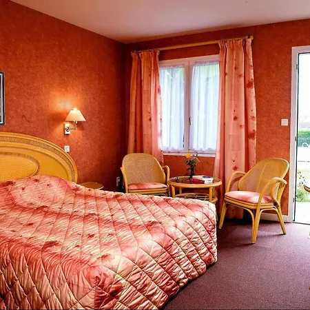 فندق Logis Du Pont Neuf 3*