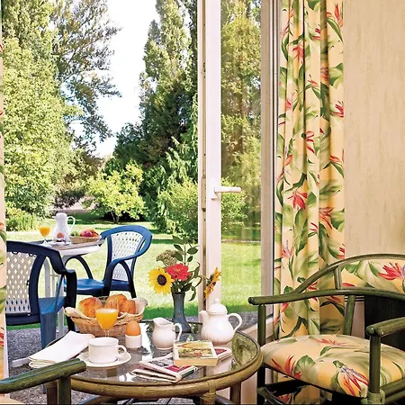 Hotel Logis Du Pont Neuf