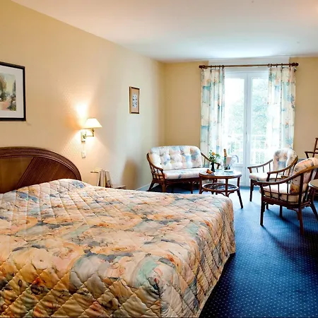 Otel Logis Du Pont Neuf