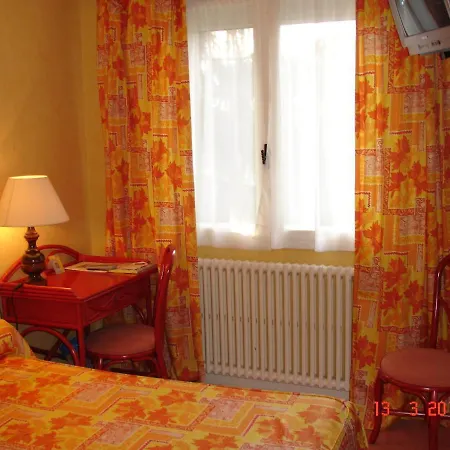 Logis Du Pont Neuf Otel Le Veurdre